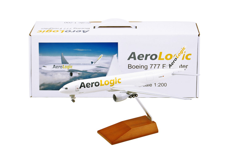 Limox Wings AeroLogic Boeing 777F