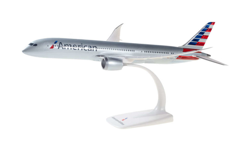 Herpa/Snap-Fit 612043 American Airlines Boeing 787-9 Dreamliner