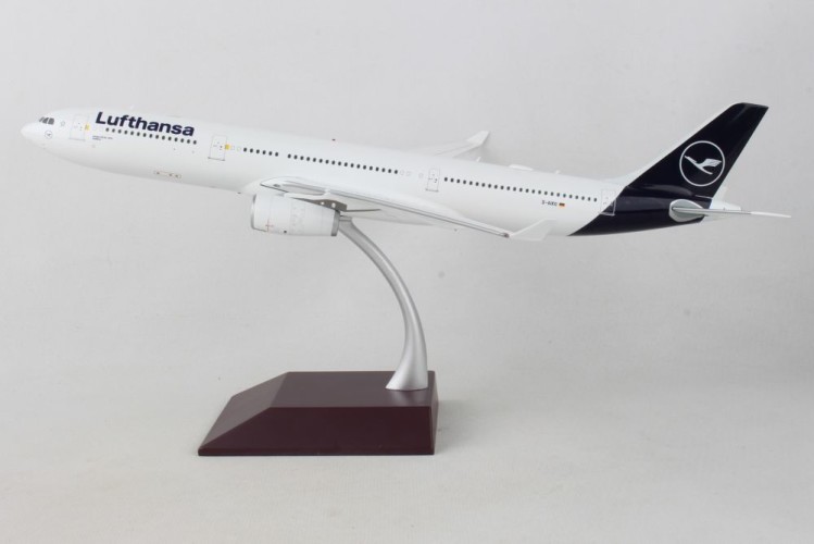GeminiJets G2DLH798 Airbus A330-300 Lufthansa Scale 1/200