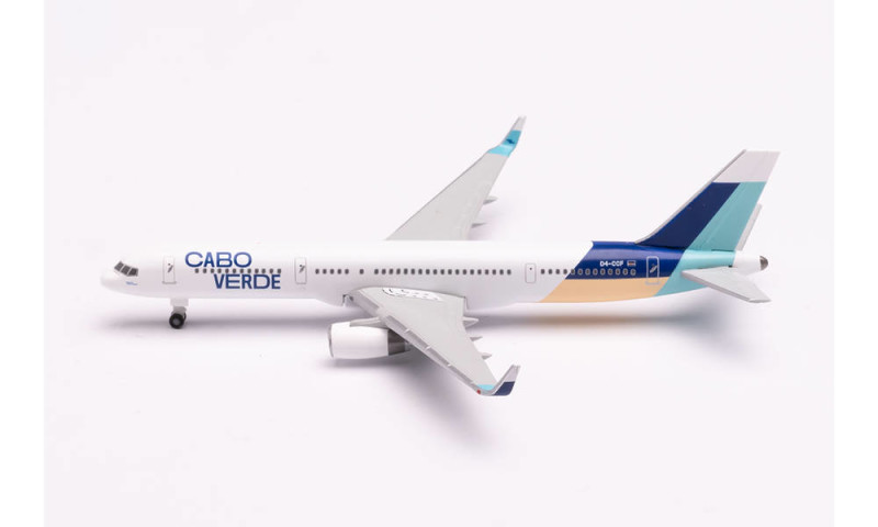 Herpa 534581 Cabo Verde Airlines Boeing 757-200 - Island of Sal colors &ndash; D4-CCF &quot;Praia de Santa Maria&quot;