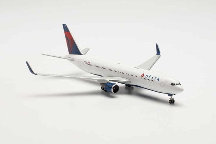 Herpa 535335 Delta Air Lines Boeing 767-300 (mit...