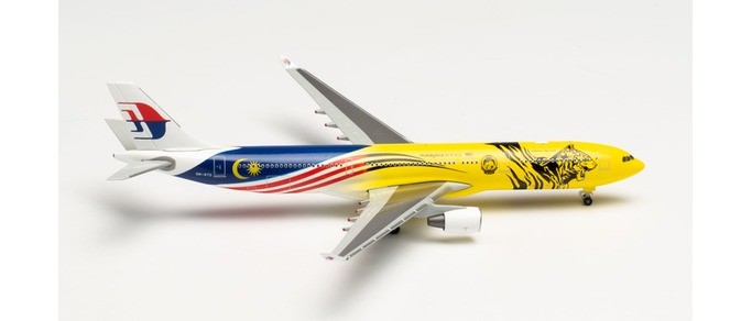 Herpa 535359 Malaysia Airlines Airbus A330-300...