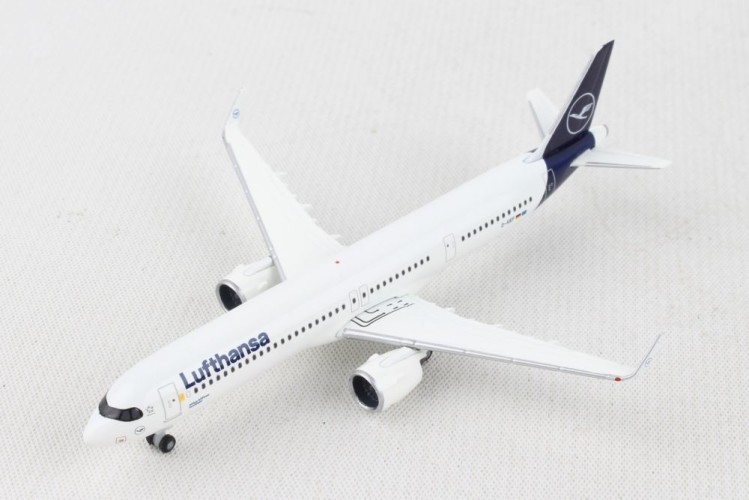 Herpa 534376-001 Lufthansa Airbus A321neo &ndash; D-AIEF...