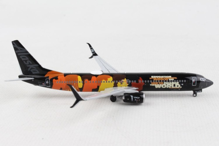 Gemini GJASA2026 Boeing 737-900ER Alaska Airlines &quot;Our Commitment&quot; Livery N492AS Scale 1/400