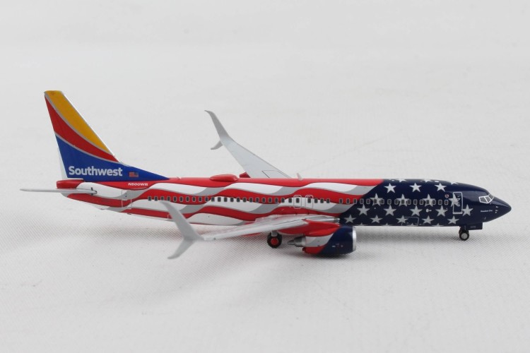 Gemini GJSWA2039 Boeing 737-800 Southwest Airlines &ldquo;Freedom One&rdquo; N500WR Scale 1/400