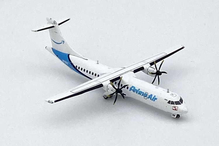 JC Wings Avions de Transport R&eacute;gional ATR72-500F Amazon Prime Air N919AZ Scale 1/400