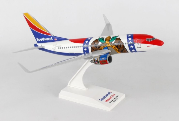 Skymarks New Livery Southwest Heart One Boeing 737-800 1/130 Scale with Stand 