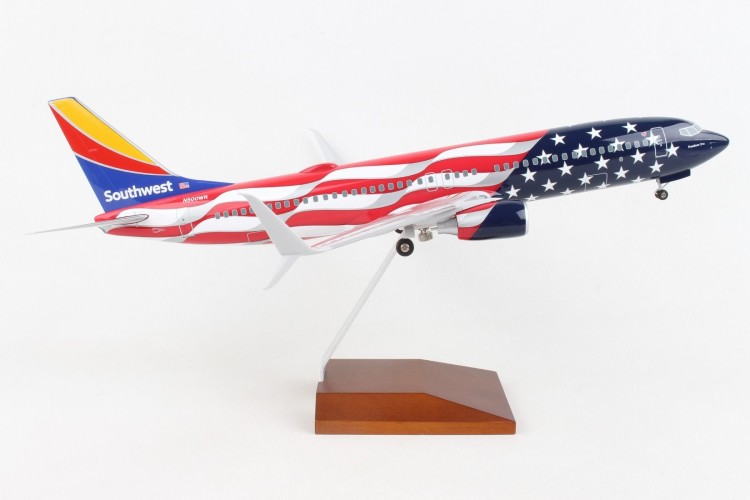 Skymarks Premium Boeing 737-800 Southwest Airlines &quot;Freedom One&quot; N500WR Scale 1/100 w/Gear