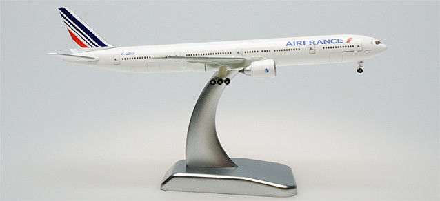 Hogan Boeing 777-300ER Air France F-GZND Scale 1:500