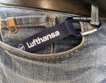 &quot;Lufthansa&quot; - Karabiner-Strap - Remove Before Flight