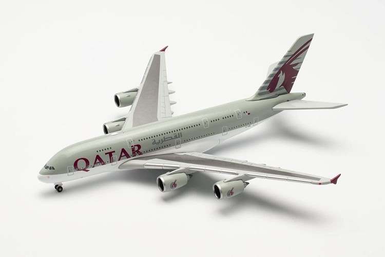 Herpa 528702-001 Qatar Airways Airbus A380 &ndash; A7-APG