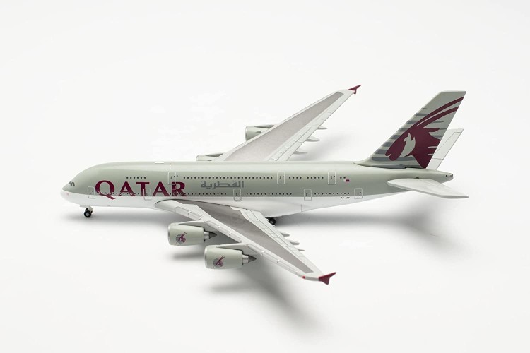 Herpa 528702-001 Qatar Airways Airbus A380 &ndash; A7-APG