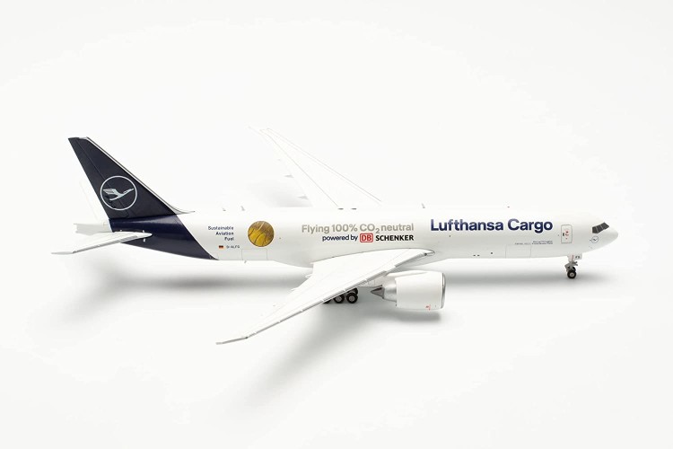 Herpa 562799 Lufthansa Cargo Boeing 777F &ldquo;Sustainable Fuel - Powered by DB Schenker&rdquo; - D-ALFG &ldquo;Annyeonghaseyo, Korea&rdquo;