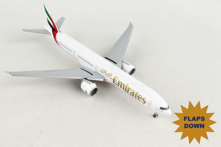 GeminiJets GJUAE2068F Boeing 777-300ER Emirates no Expo marking; Flaps Down Version A6-END Scale 1/400