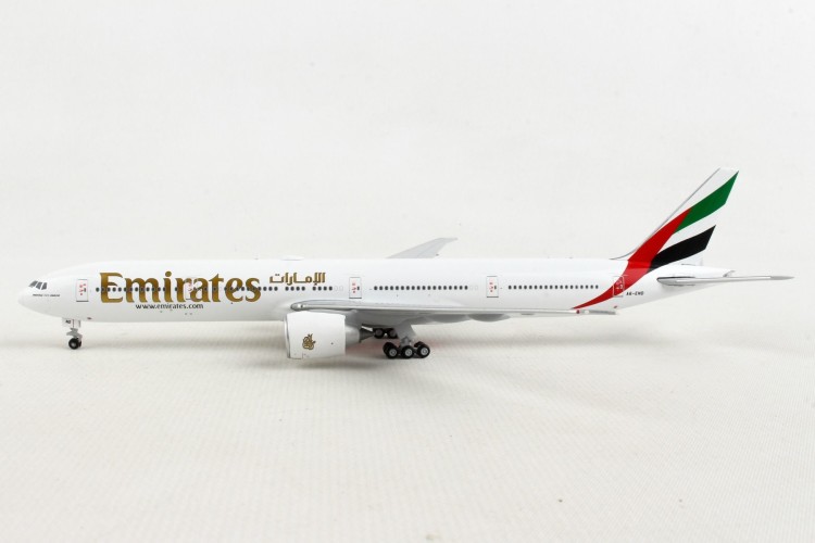 GeminiJets GJUAE2068 Boeing 777-300ER Emirates no Expo logo or marking A6-END Scale 1/400